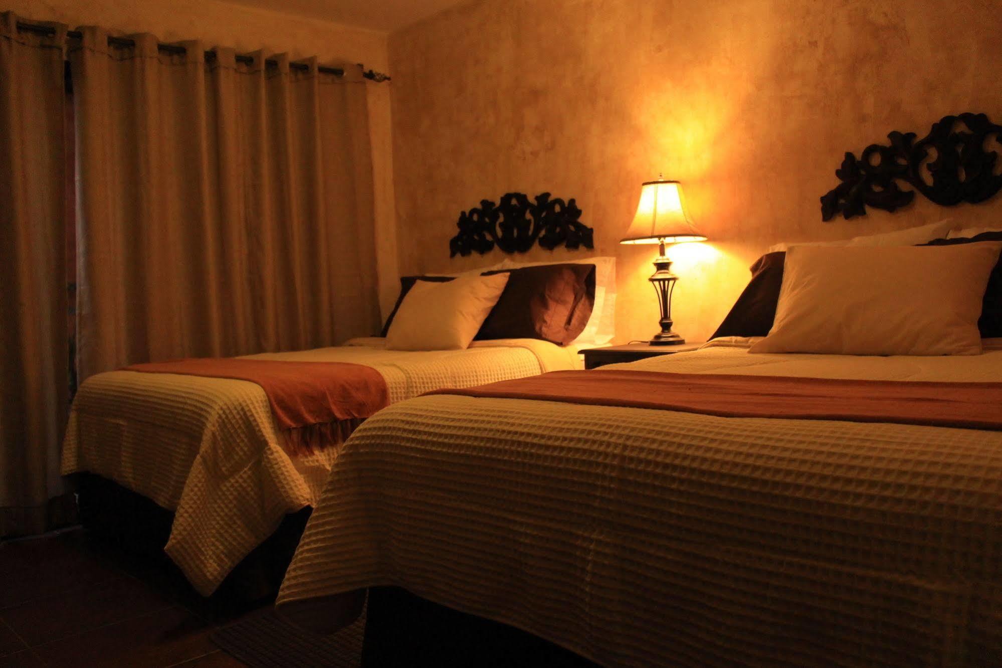 Hotel Posada De La Luna Antigua Bagian luar foto