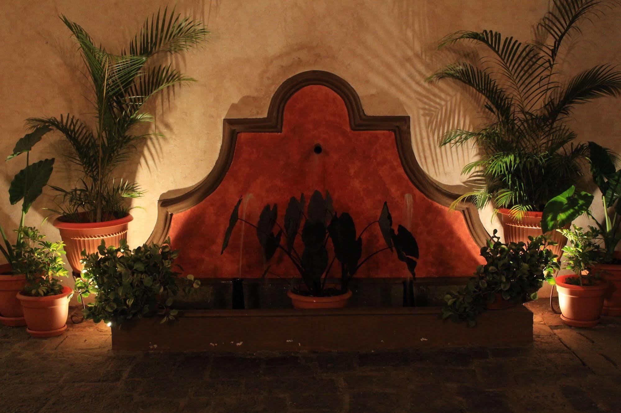 Hotel Posada De La Luna Antigua Bagian luar foto